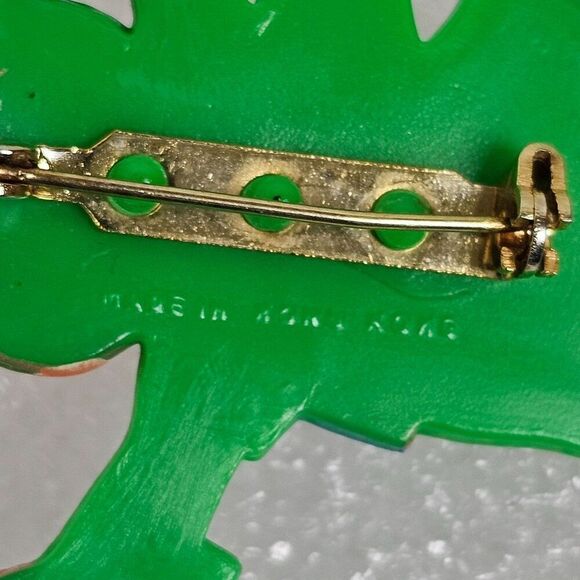 RARE Hallmark PIN St Patrick Vintage LEPRECHAUN w Shillelagh 1973 Irish Brooch - Picture 6 of 10